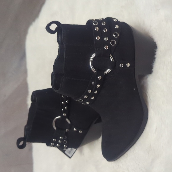 FOREVER 21 Studded Faux Suede Booties ~ NWT - Picture 2 of 8
